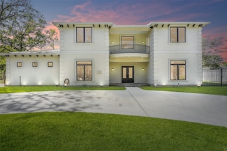201 Mayerling Dr, Houston, TX 77024