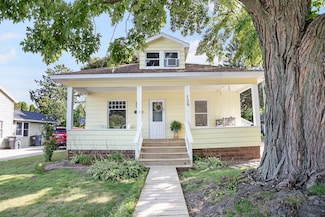 729 Phillips St, South Haven, MI 49090