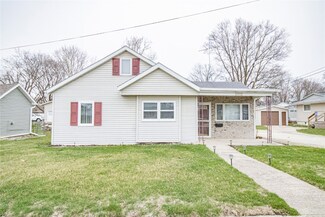 1002 E 1st St, Anamosa, IA 52205