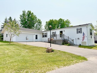 19 Edgewater Ct, Rhinelander, WI 54501