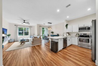 6086 Seminole Gardens Cir, Riviera Beach, FL 33418