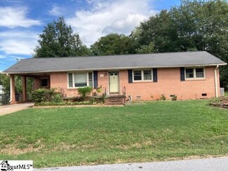 10 Fairlawn Cir, Greenville, SC 29617