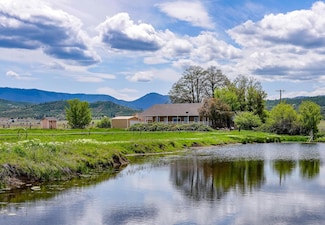 704 S Phillipe Ln, Montague, CA 96064