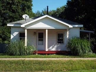 610 E Bellevue St, Leslie, MI 49251