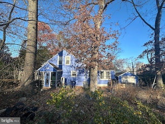 5810 Mount Vernon Dr, Alexandria, VA 22303