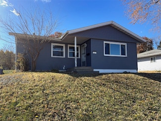 5127 Holly Ave NW, Cedar Rapids, IA 52405