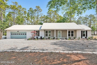 1324 S Shore Dr, Southport, NC 28461