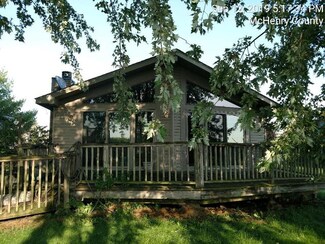 10119 Sharon Ln, Hebron, IL 60034
