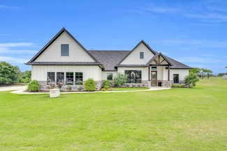406 S Saddle Horn Ct, Weatherford, TX 76087