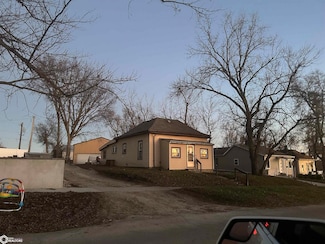 508 S 6th St, Marshalltown, IA 50158