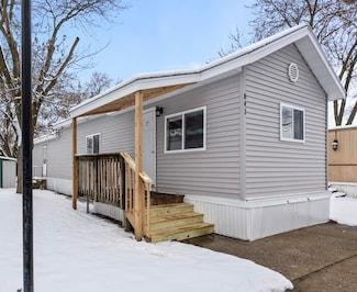 841 Dolphin St SW, Wyoming, MI 49509
