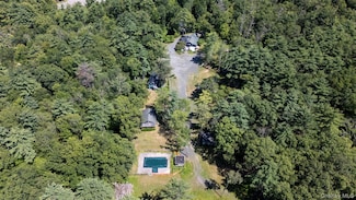20 Country Club Ln, Wood Stock, NY 12498
