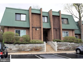 602 Meadowview Ln, Mont Clare, PA 19453