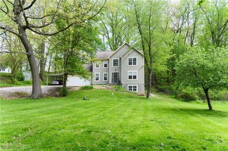 3153 Ethan Allen Rd, Barberton, OH 44203