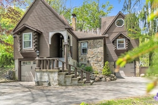 5764 Mckinley Pkwy, Hamburg, NY 14075