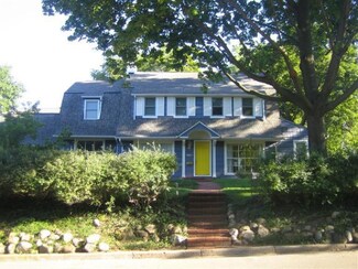 1428 W South St, Kalamazoo, MI 49006