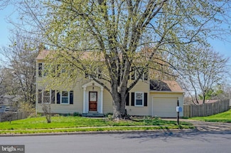 2604 Quincy Adams Dr, Herndon, VA 20171
