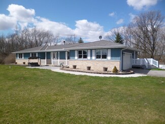 29916 S Klemme Rd, Beecher, IL 60401