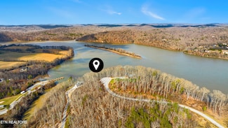 942 Eagle Nest Dr, Loudon, TN 37774