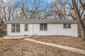 8944 NE Sammy Ln, Kansas City, MO 64155