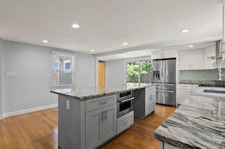 8 Lynn Street Ct, Peabody, MA 01960