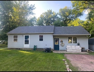 901 Prince St, Mountain Lake, MN 56159