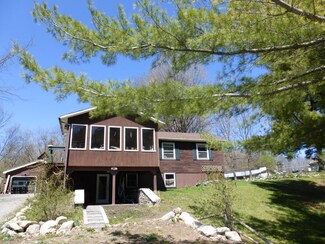 85 Hewitt Rd, Bristol, VT 05443