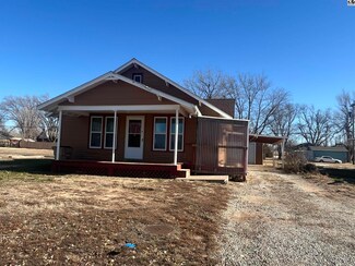 308 N Logan Ave, Lyons, KS 67554