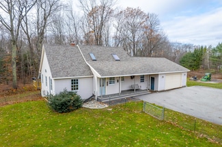 197 Ferry Rd, Lewiston, ME 04240