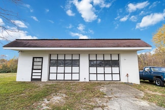 445 Flint Rd, Waco, KY 40385