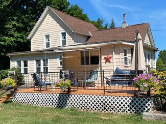 365 Locust St, Constantine, MI 49042