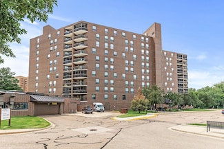 6615 Lake Shore Dr S Unit 900, Richfield, MN 55423
