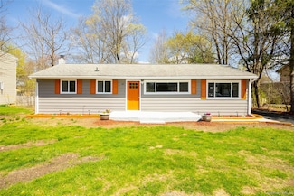 565 Old Hopewell Rd, Hopewell Junction, NY 12533