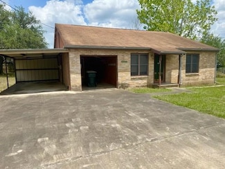 10442 6th St, Beeville, TX 78102