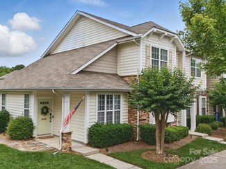 1061 Woodglen Ln, Matthews, NC 28104