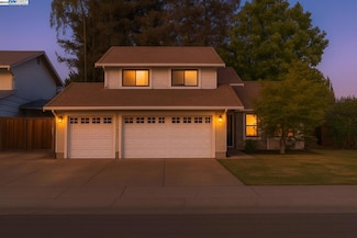 35 Pebble River Cir, Sacramento, CA 95831