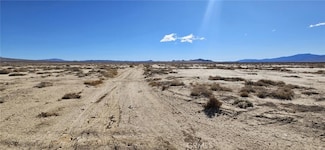 800 Locust Ave, Lucerne Valley, CA 92356