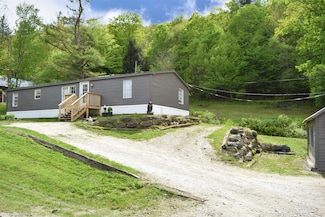 7906 Main Rd, Huntington, VT 05462