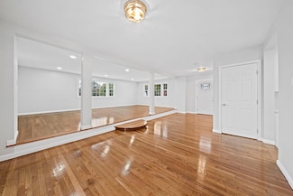 58 Woodlawn Rd, Randolph, MA 02368