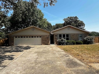 800 Burgandy Ct, Jacksonville, AR 72076