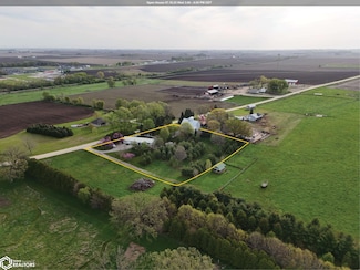1852 215th St, Manchester, IA 52057