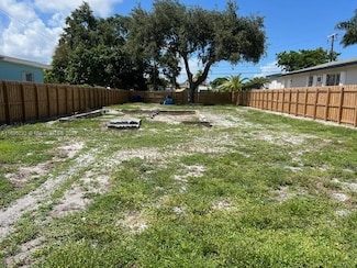 2411 Cleveland St, Hollywood, FL 33020