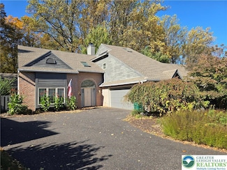 2834 Sheffield Dr, Emmaus, PA 18049