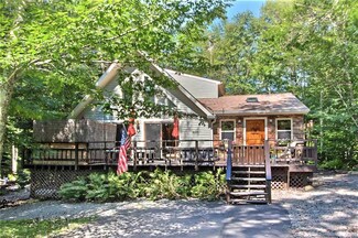 15 Hawthorne Dr, Lackawanna County, PA 18424