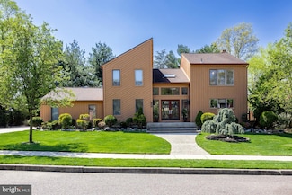 14 Golf View Dr, Voorhees, NJ 08043