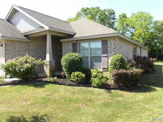 202 Ashbrook Cir, Harvest, AL 35749