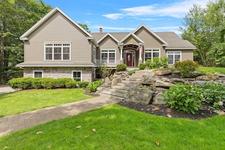 18 Colchester Dr, South Portland, ME 04106