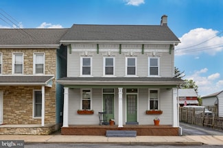23 N Reamstown Rd, Stevens, PA 17578
