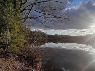 915 Augusta Rd, Belgrade, ME 04917