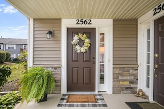 2562 Golf Ridge Cir, Naperville, IL 60563